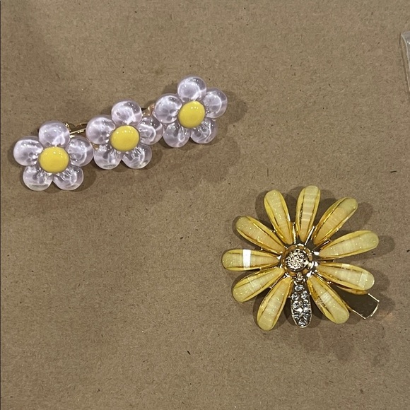 Yellow and White Flower Hair Clips - Picture 6 of 6